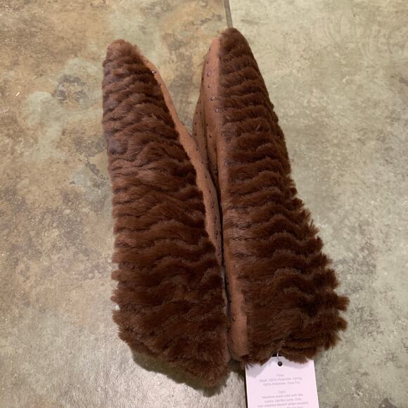 Women’s Faur Fux Slipper Socks with Grippers 2 pcs for $10 - Picture 5 of 9